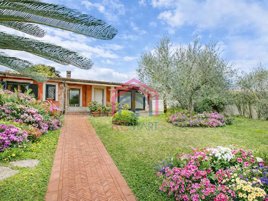 Immagine 63 di Villa in vendita  in Viale Ascanio 36 a Pomezia