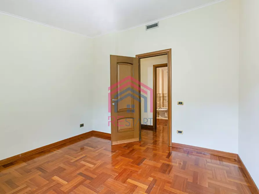 Immagine 53 di Villa in vendita  in Viale Ascanio 36 a Pomezia