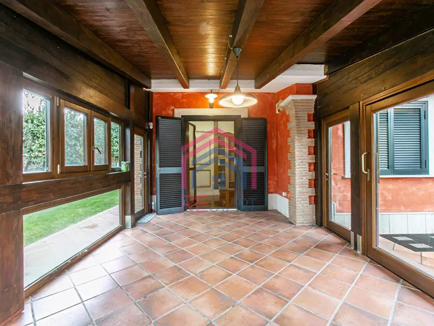 Immagine 43 di Villa in vendita  in Viale Ascanio 36 a Pomezia