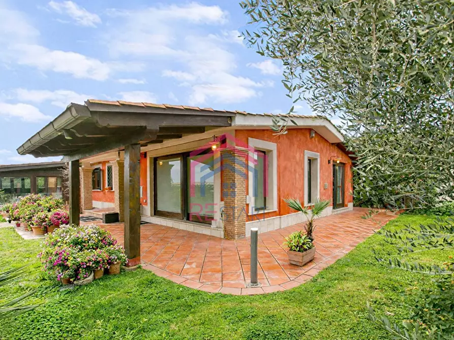 Immagine 66 di Villa in vendita  in Viale Ascanio 36 a Pomezia