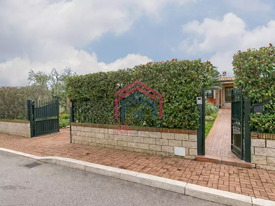 Immagine 73 di Villa in vendita  in Viale Ascanio 36 a Pomezia