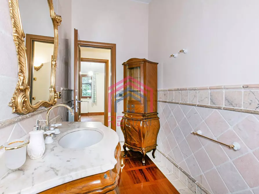 Immagine 56 di Villa in vendita  in Viale Ascanio 36 a Pomezia