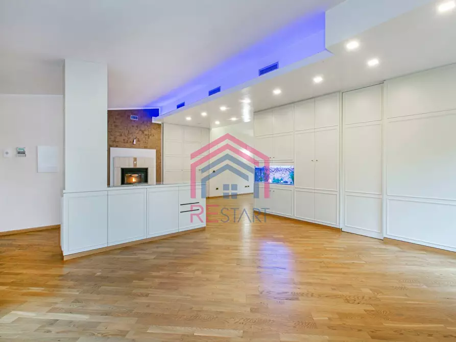 Immagine 10 di Villa in vendita  in Viale Ascanio 36 a Pomezia