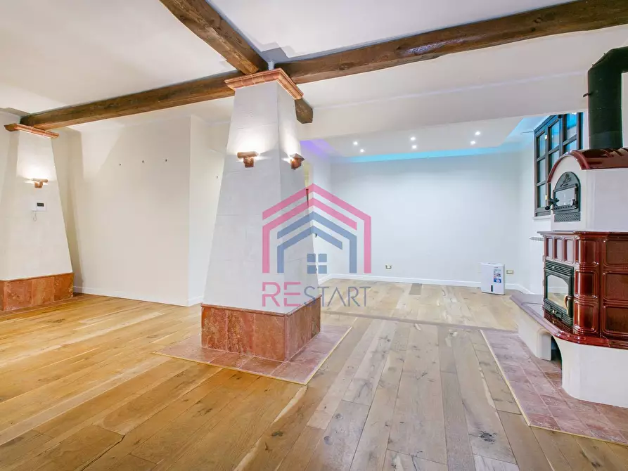 Immagine 22 di Villa in vendita  in Viale Ascanio 36 a Pomezia