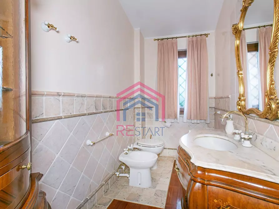 Immagine 55 di Villa in vendita  in Viale Ascanio 36 a Pomezia