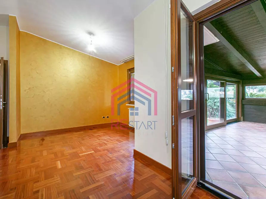 Immagine 42 di Villa in vendita  in Viale Ascanio 36 a Pomezia