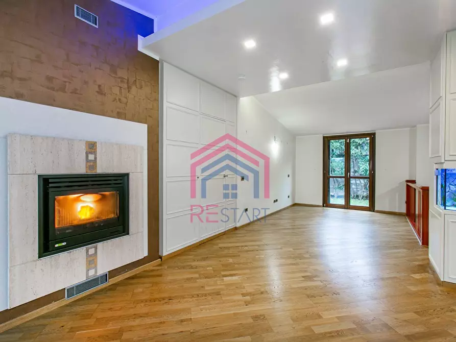 Immagine 7 di Villa in vendita  in Viale Ascanio 36 a Pomezia