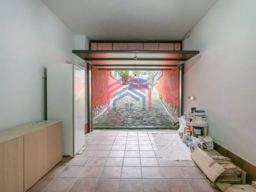 Immagine 71 di Villa in vendita  in Viale Ascanio 36 a Pomezia