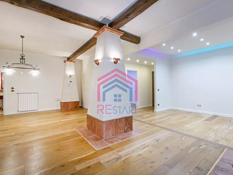 Immagine 36 di Villa in vendita  in Viale Ascanio 36 a Pomezia