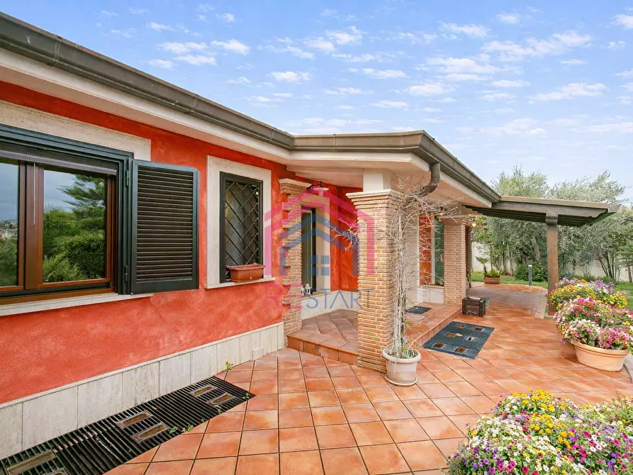 Immagine 61 di Villa in vendita  in Viale Ascanio 36 a Pomezia