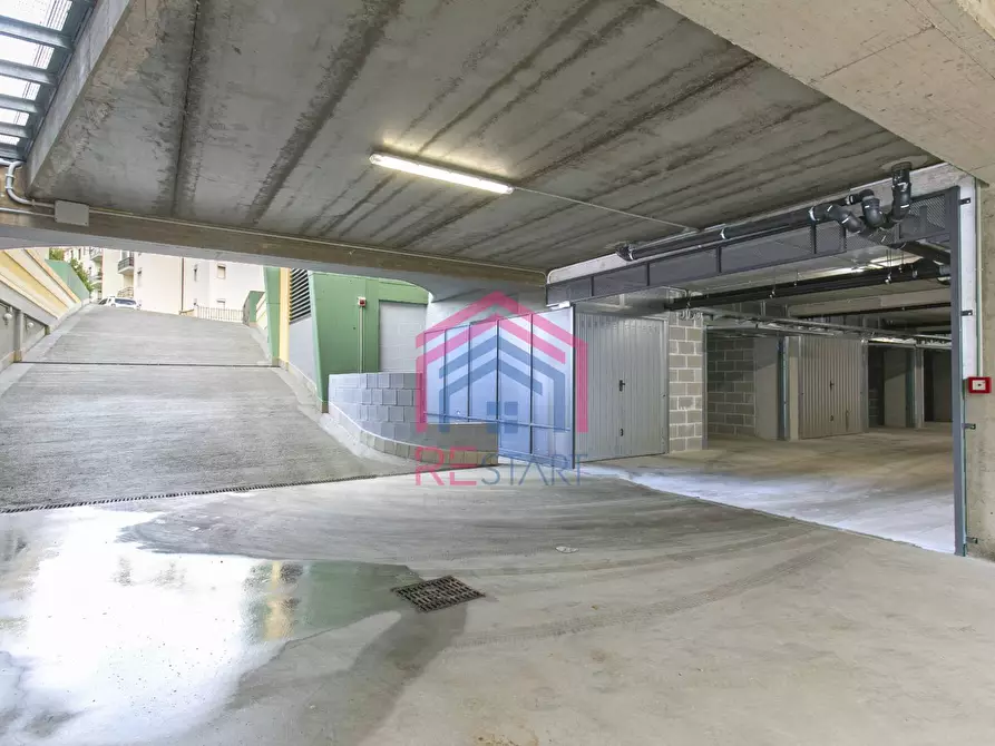 Immagine 35 di Appartamento in vendita  in Via Tiberio a Aprilia