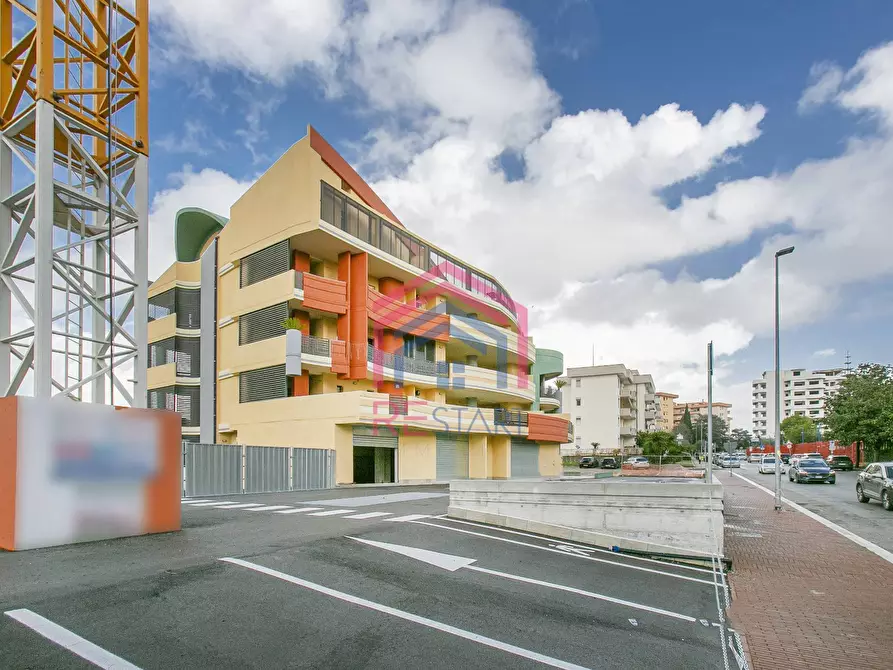 Immagine 14 di Locale commerciale in vendita  in Via Tiberio a Aprilia