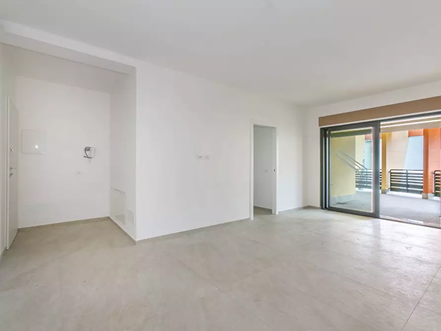 Immagine 12 di Appartamento in vendita  in Via Tiberio a Aprilia