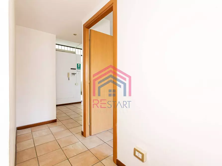 Immagine 7 di Ufficio in affitto  in VIa Bruno Buozzi 9 a Pomezia