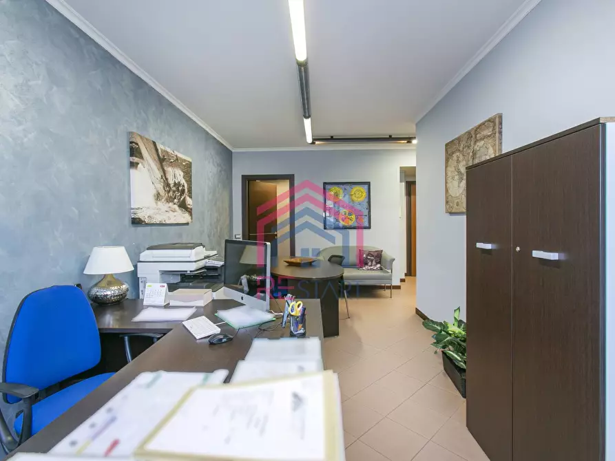 Immagine 14 di Ufficio in vendita  in Via del Mare 2D a Pomezia