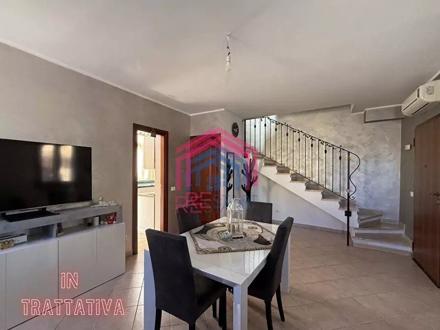 Immagine 1 di Casa semindipendente in vendita  in via taglio delle cinque miglia 120 a Nettuno