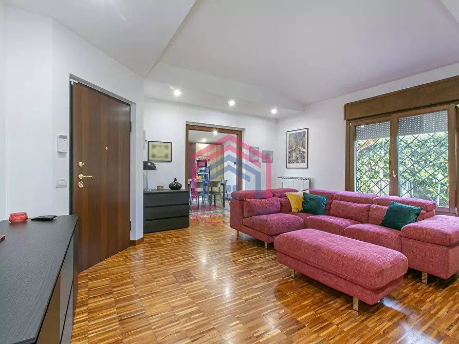 Immagine 3 di Casa semindipendente in vendita  in Viale Priamo 93 a Pomezia