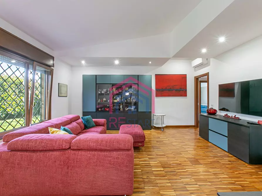 Immagine 8 di Casa semindipendente in vendita  in Viale Priamo 93 a Pomezia