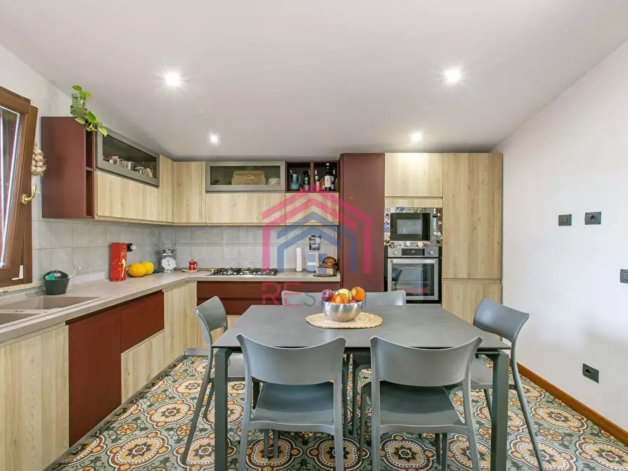 Immagine 9 di Casa semindipendente in vendita  in Viale Priamo 93 a Pomezia