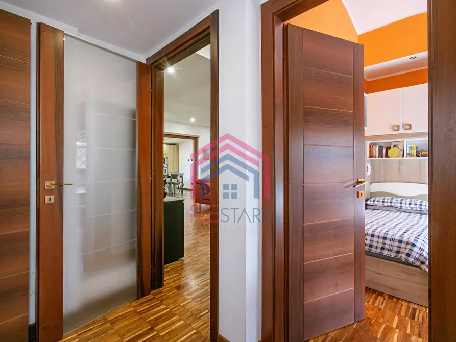 Immagine 15 di Casa semindipendente in vendita  in Viale Priamo 93 a Pomezia