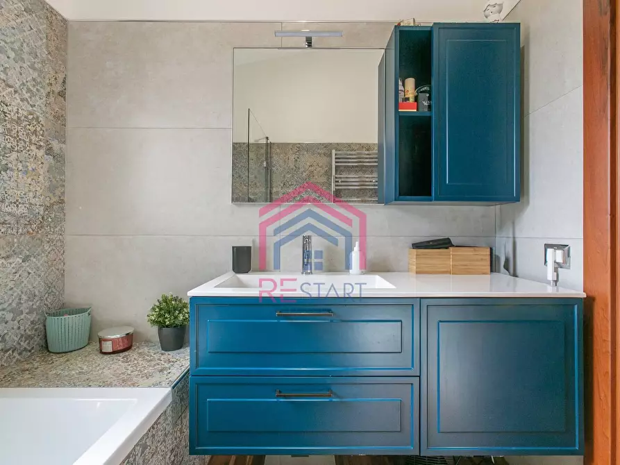 Immagine 21 di Casa semindipendente in vendita  in Viale Priamo 93 a Pomezia