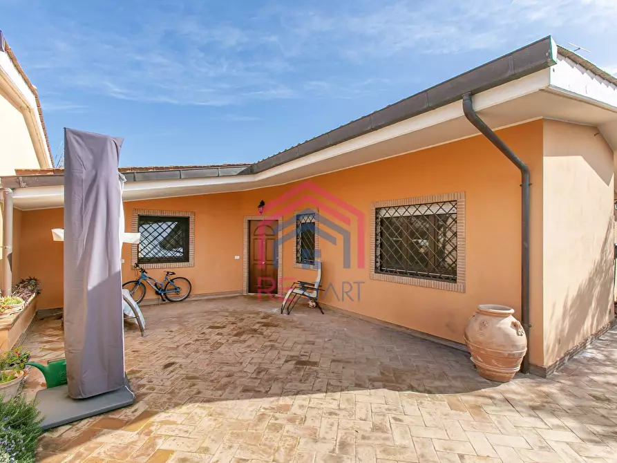 Immagine 30 di Casa semindipendente in vendita  in Viale Priamo 93 a Pomezia