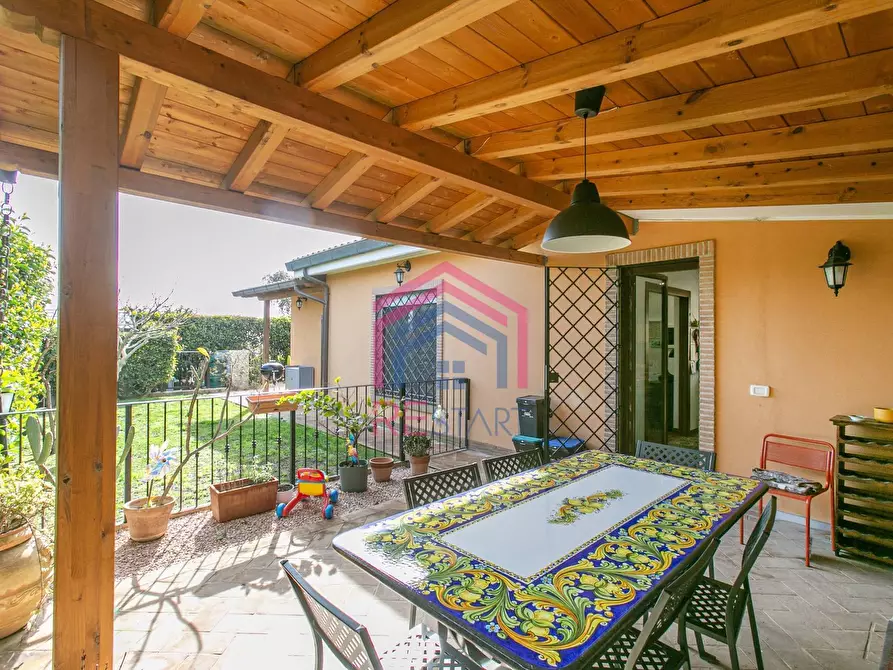 Immagine 44 di Casa semindipendente in vendita  in Viale Priamo 93 a Pomezia