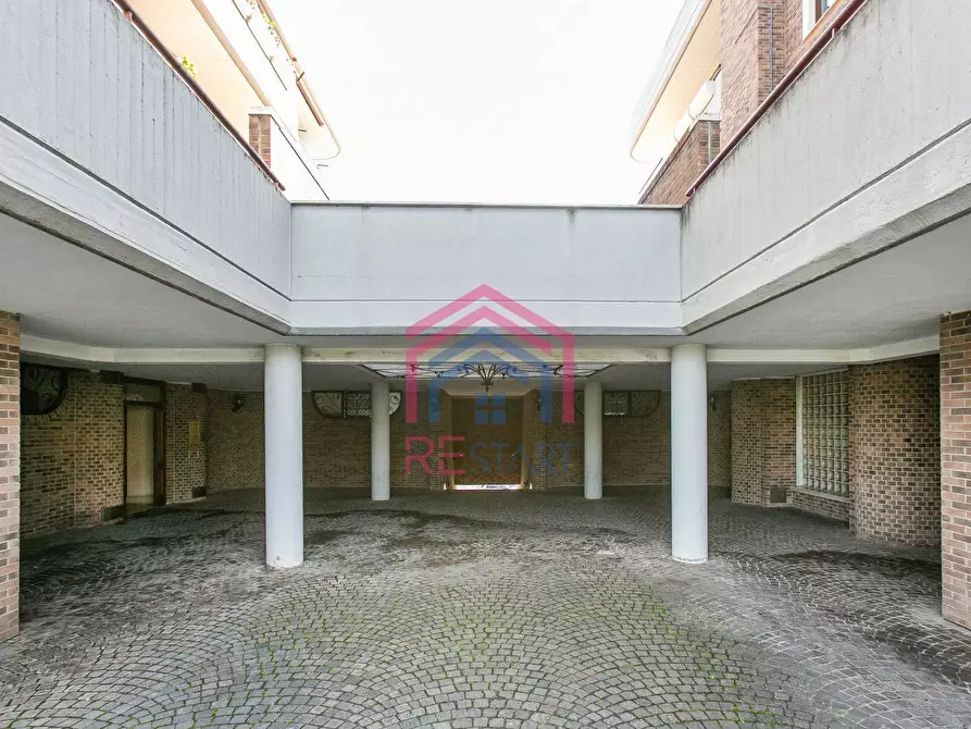 Immagine 21 di Ufficio in affitto  in VIA DEL MARE 89 a Pomezia