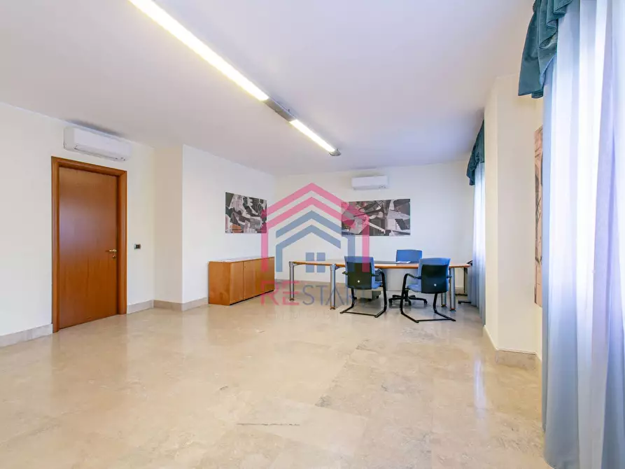 Immagine 10 di Ufficio in affitto  in VIA DEL MARE 89 a Pomezia