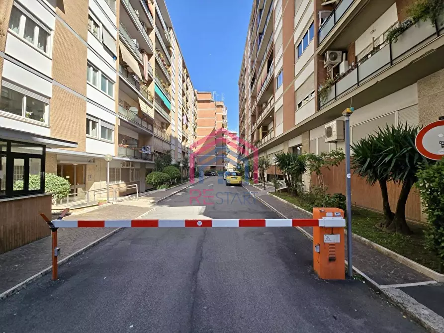 Immagine 20 di Appartamento in vendita  in via Carlo Tenca 24 a Roma