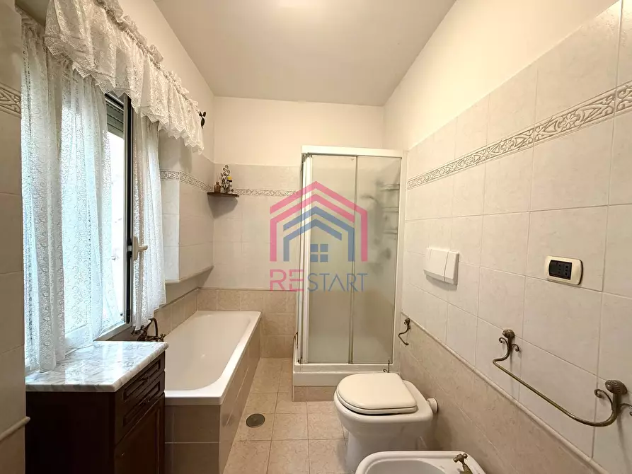 Immagine 12 di Appartamento in vendita  in via Carlo Tenca 24 a Roma