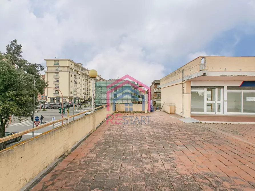 Immagine 23 di Locale commerciale in affitto  in via alcide de gasperi a Aprilia