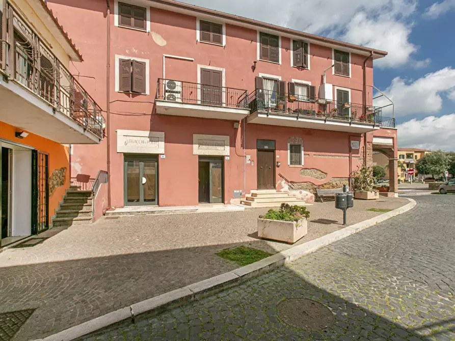 Immagine 15 di Negozio in affitto  in Via Catilina 1 a Ardea