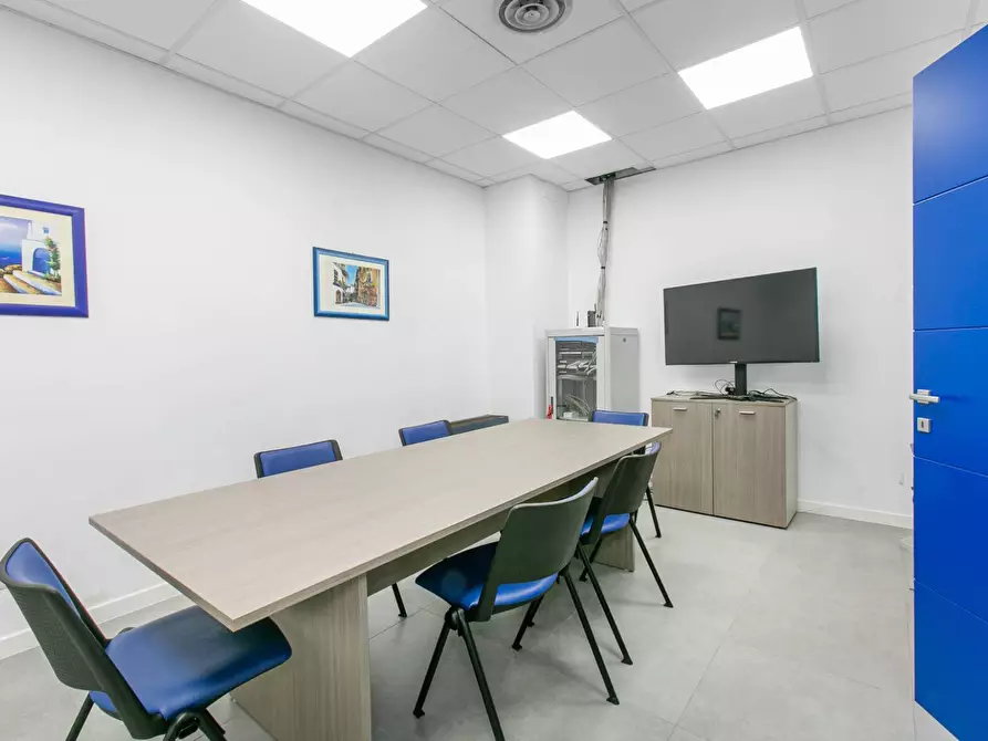 Immagine 6 di Ufficio in affitto  in Via dei Castelli Romani 2D a Pomezia