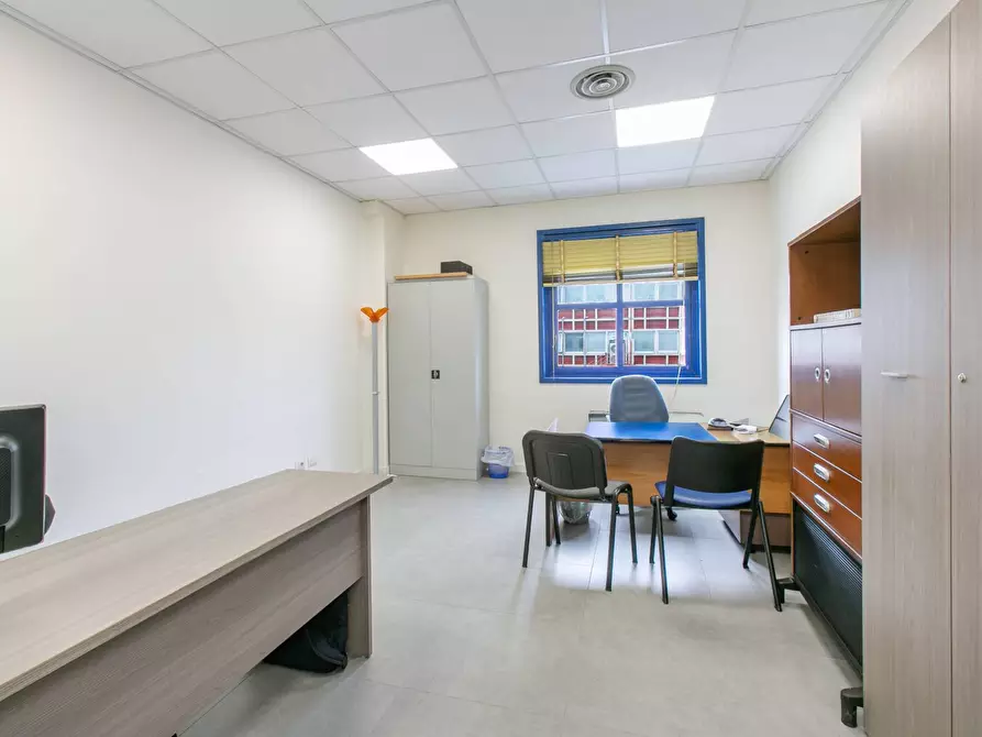 Immagine 4 di Ufficio in affitto  in Via dei Castelli Romani 2D a Pomezia