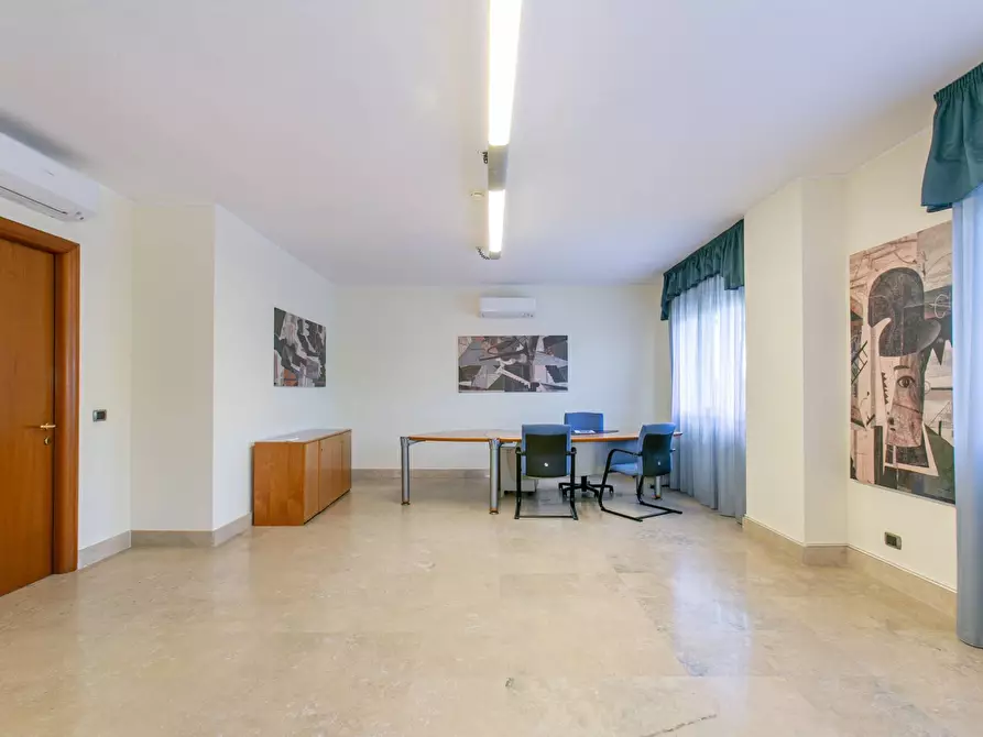Immagine 7 di Ufficio in affitto  in VIA DEL MARE 89 a Pomezia