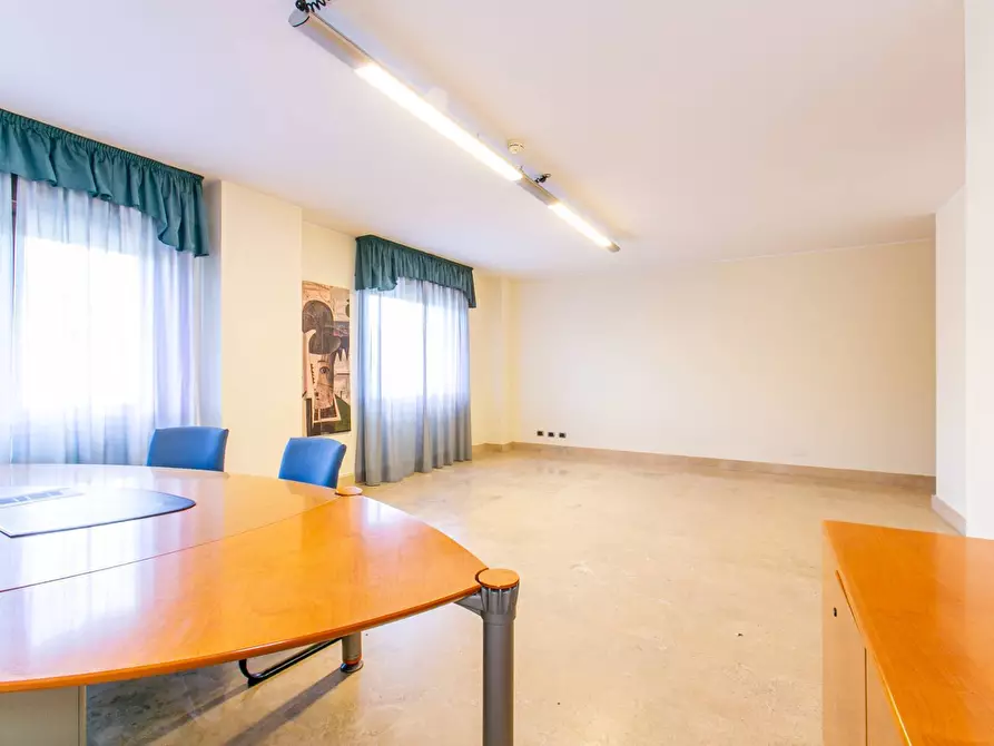 Immagine 12 di Ufficio in affitto  in VIA DEL MARE 89 a Pomezia