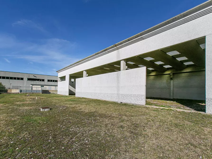 Immagine 3 di Capannone industriale in vendita  in Via della Produzione snc a Aprilia
