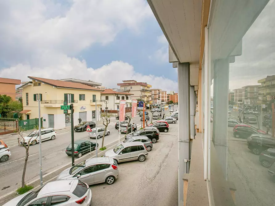 Immagine 11 di Locale commerciale in affitto  in via alcide de gasperi a Aprilia