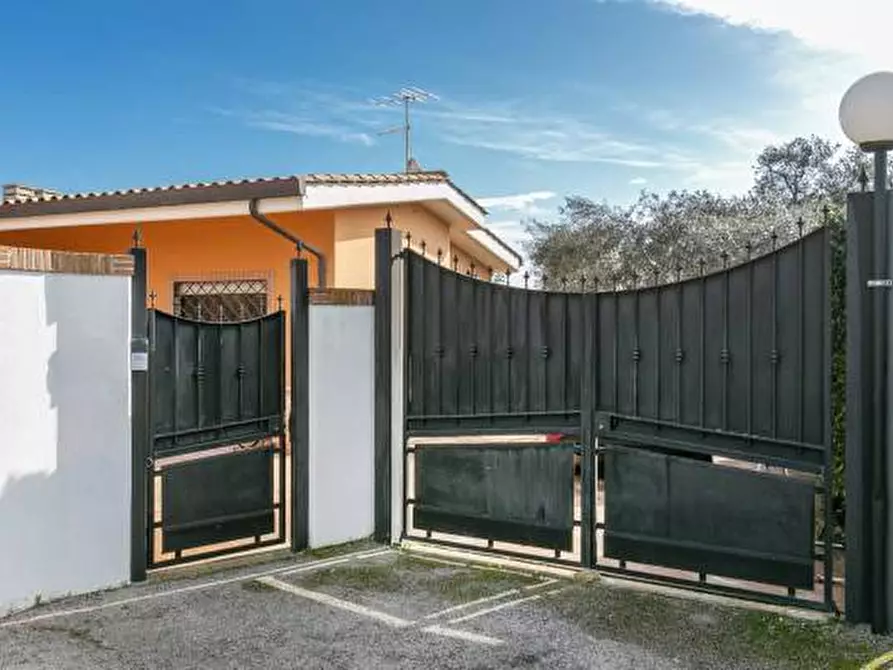 Immagine 46 di Casa semindipendente in vendita  in Viale Priamo 93 a Pomezia