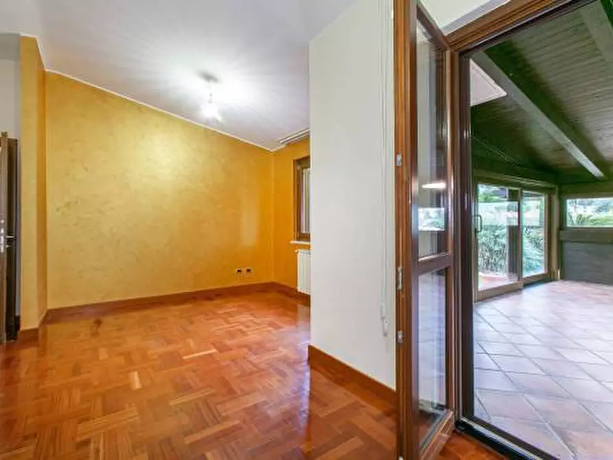 Immagine 41 di Villa in vendita  in Viale Ascanio 36 a Pomezia
