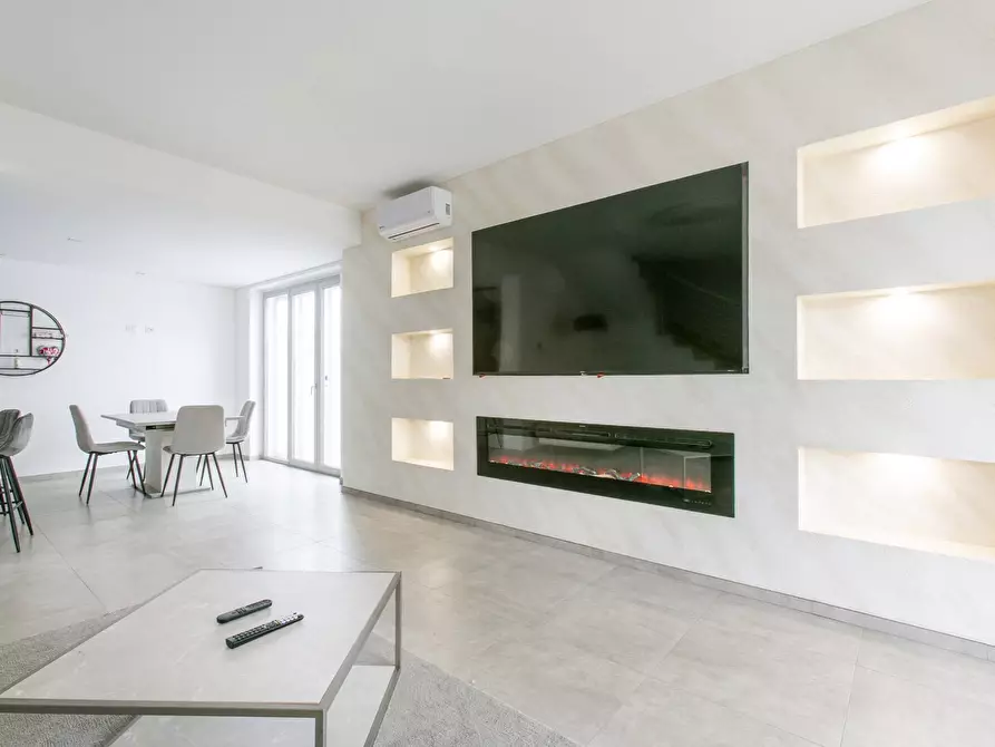 Immagine 2 di Casa semindipendente in vendita  in via viterbo 10 a Anzio