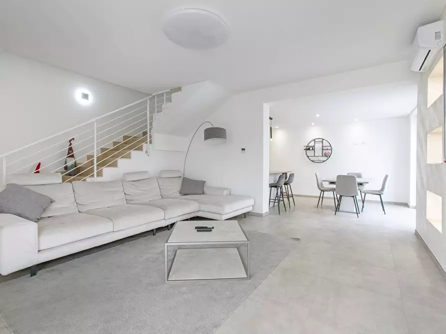Immagine 20 di Casa semindipendente in vendita  in via viterbo 10 a Anzio
