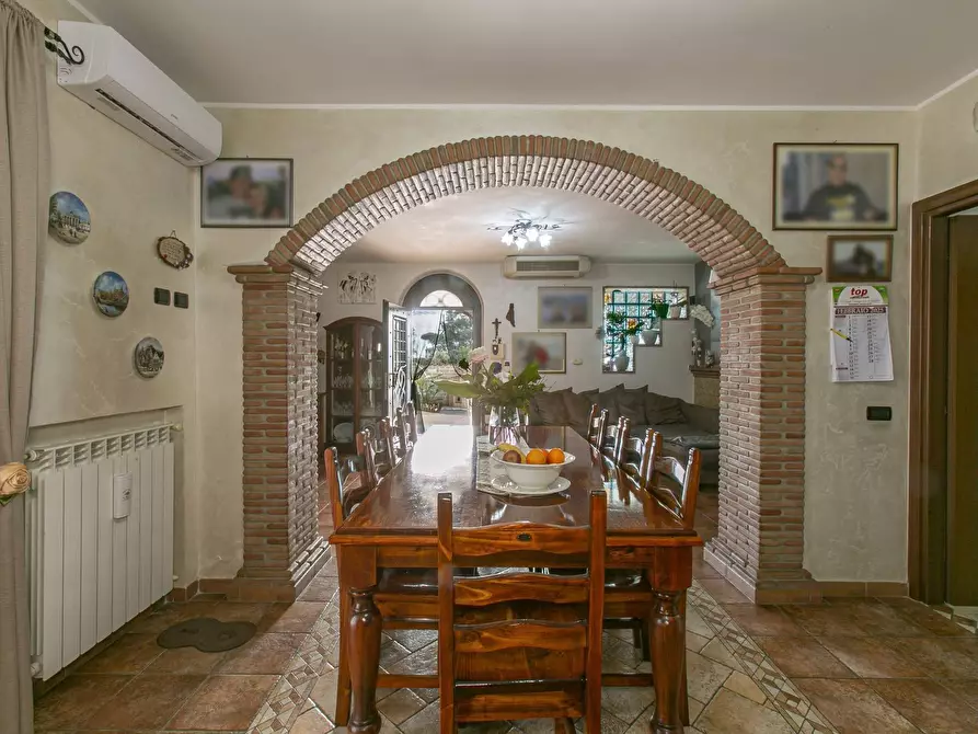 Immagine 3 di Villa in vendita  in via stromboli 8 a Aprilia