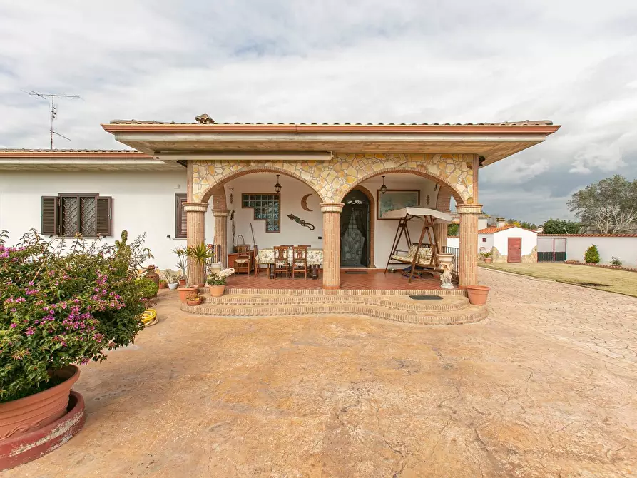 Immagine 5 di Villa in vendita  in via stromboli 8 a Aprilia