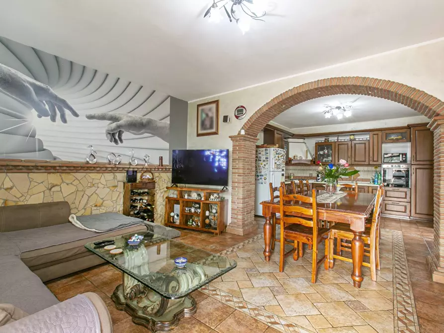 Immagine 18 di Villa in vendita  in via stromboli 8 a Aprilia