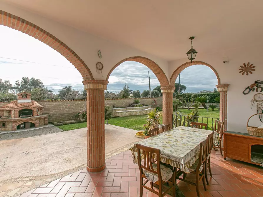 Immagine 22 di Villa in vendita  in via stromboli 8 a Aprilia