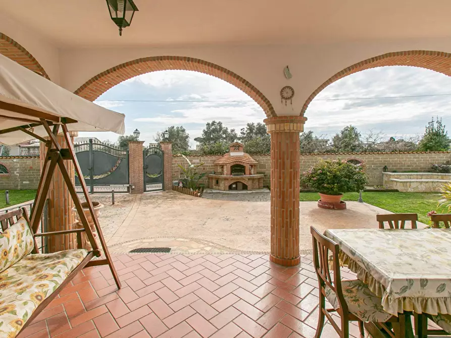 Immagine 23 di Villa in vendita  in via stromboli 8 a Aprilia
