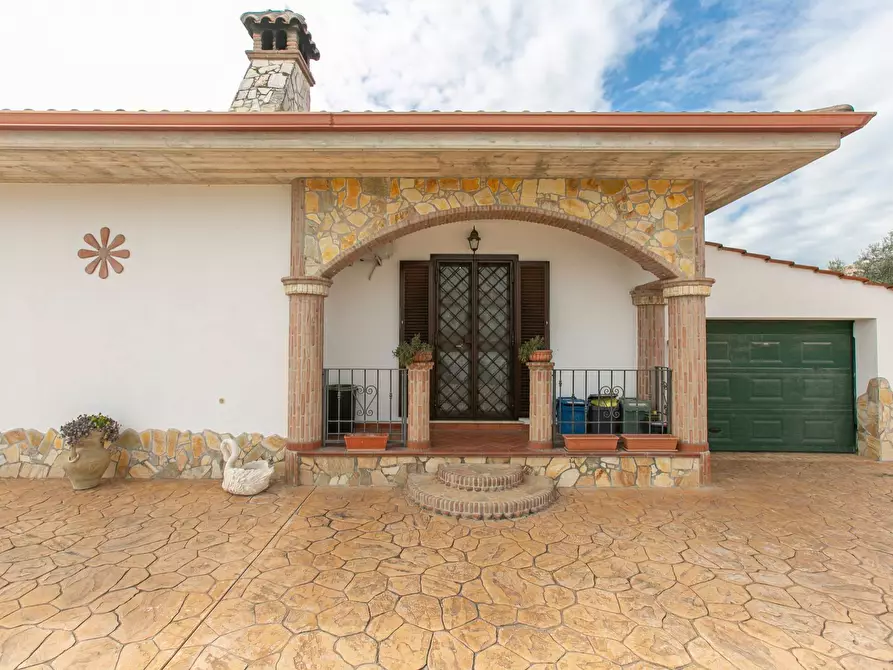 Immagine 24 di Villa in vendita  in via stromboli 8 a Aprilia