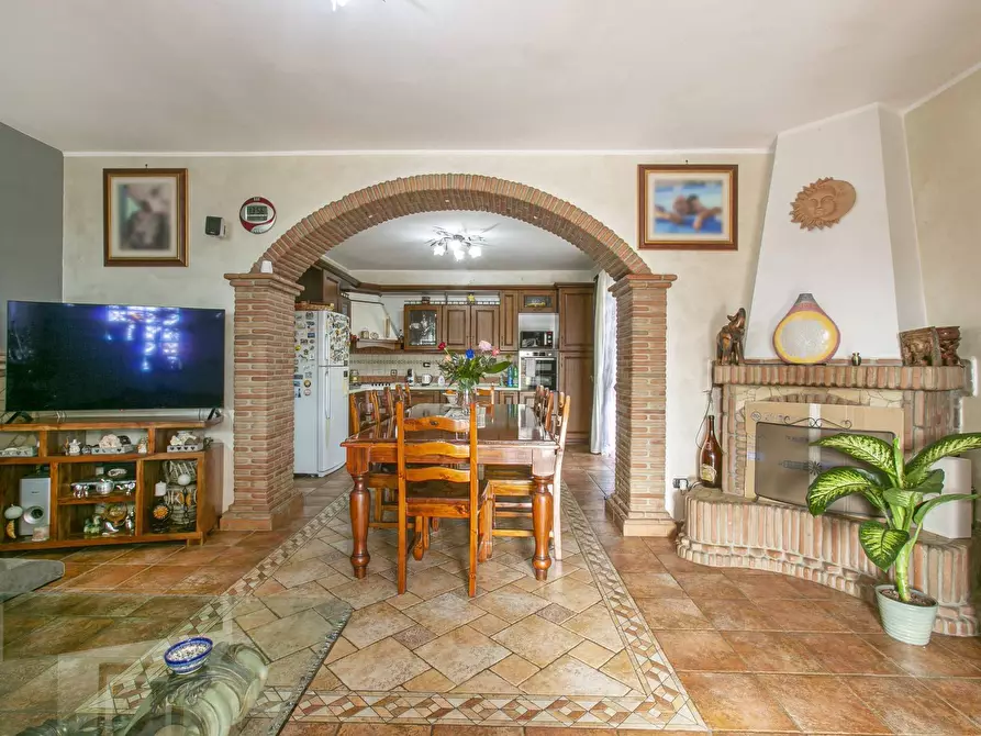 Immagine 29 di Villa in vendita  in via stromboli 8 a Aprilia